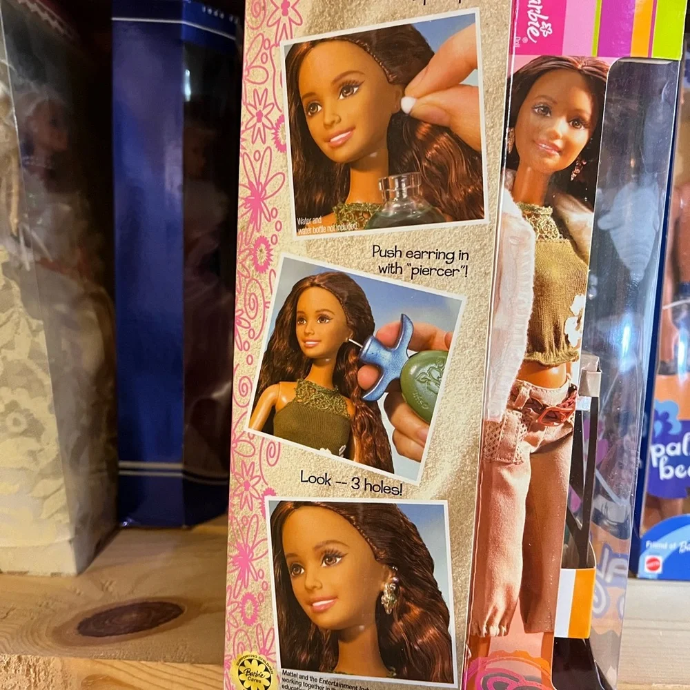 Mattel Cali Girl Summer w/White Jacket and Brown Hair So Excellent Earrings - Picture 2 of 10